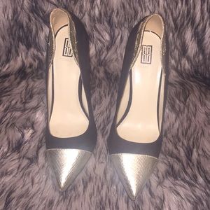Shoe dazzle Black & Gold heels sz 11 no box